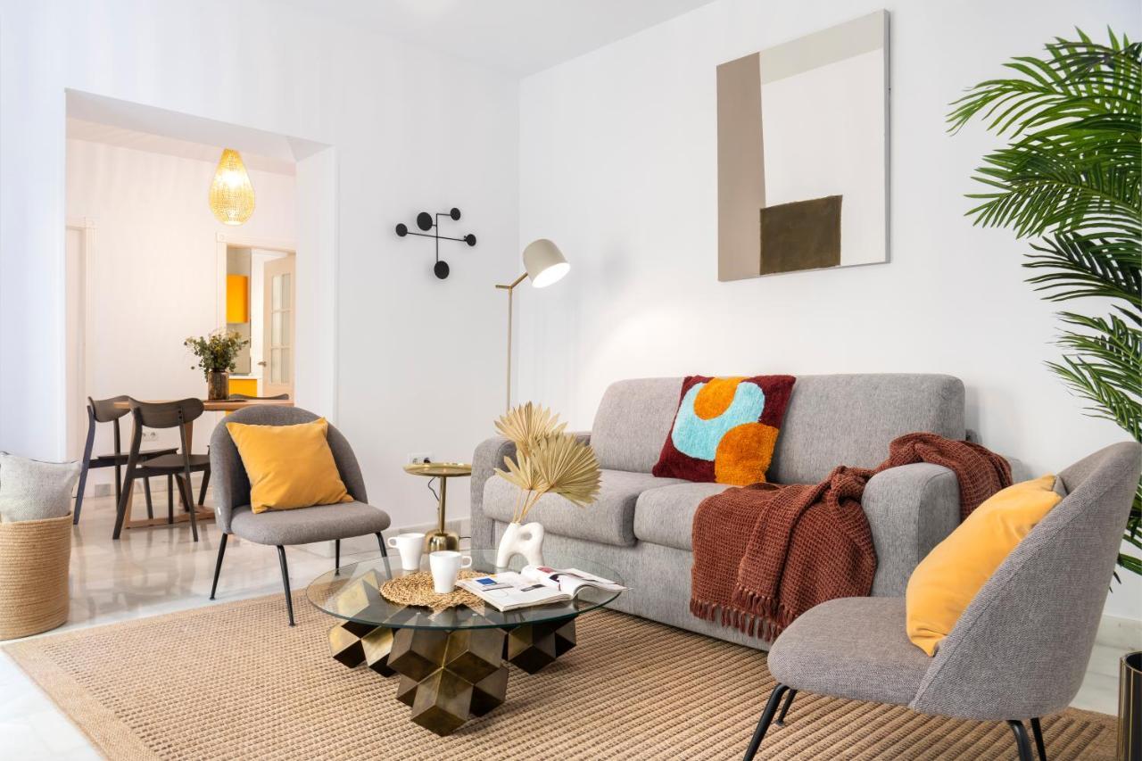 Suites Maestranza - Refinadores By Magno Apartments Севілья Екстер'єр фото