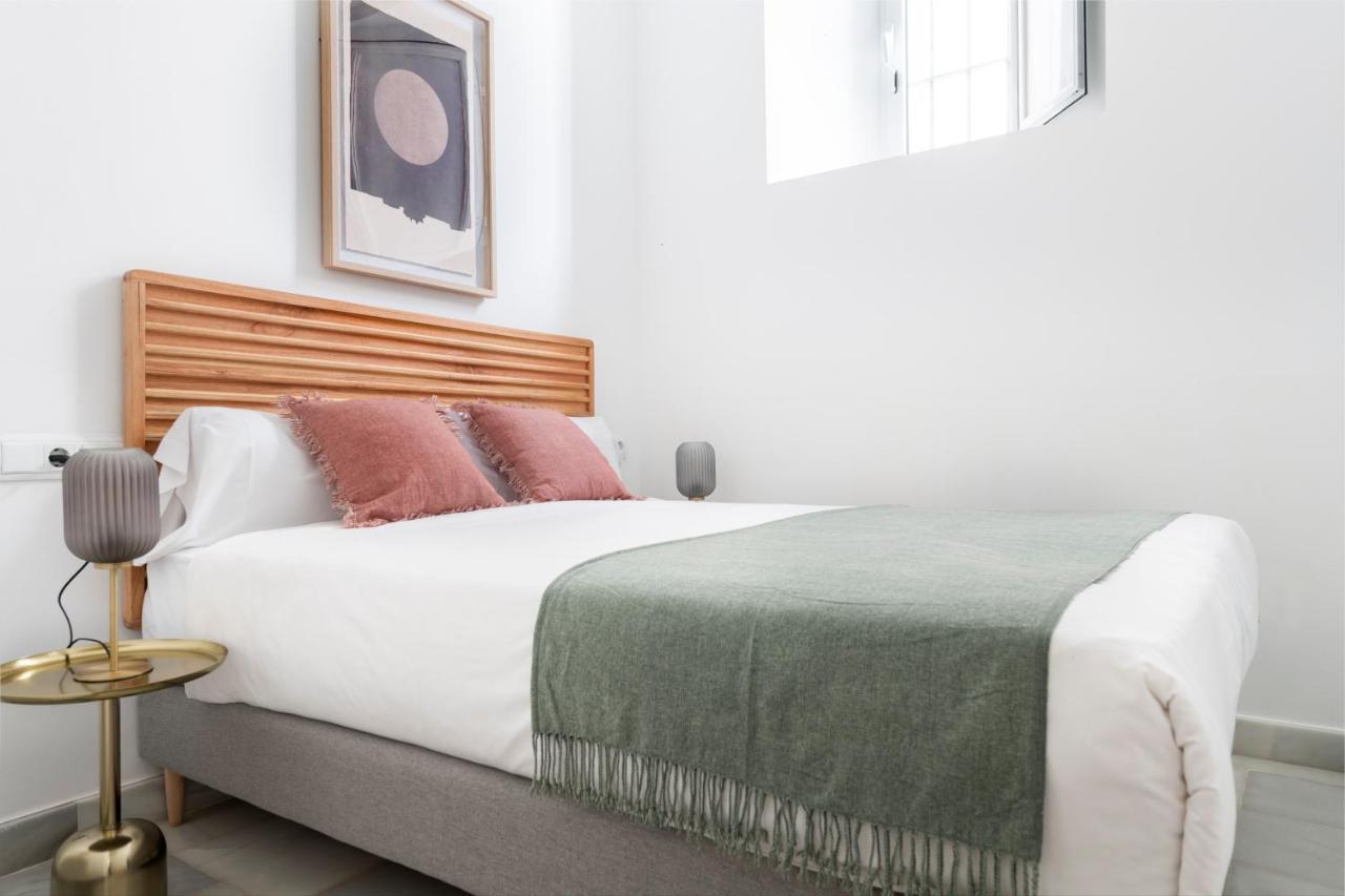Suites Maestranza - Refinadores By Magno Apartments Севілья Екстер'єр фото