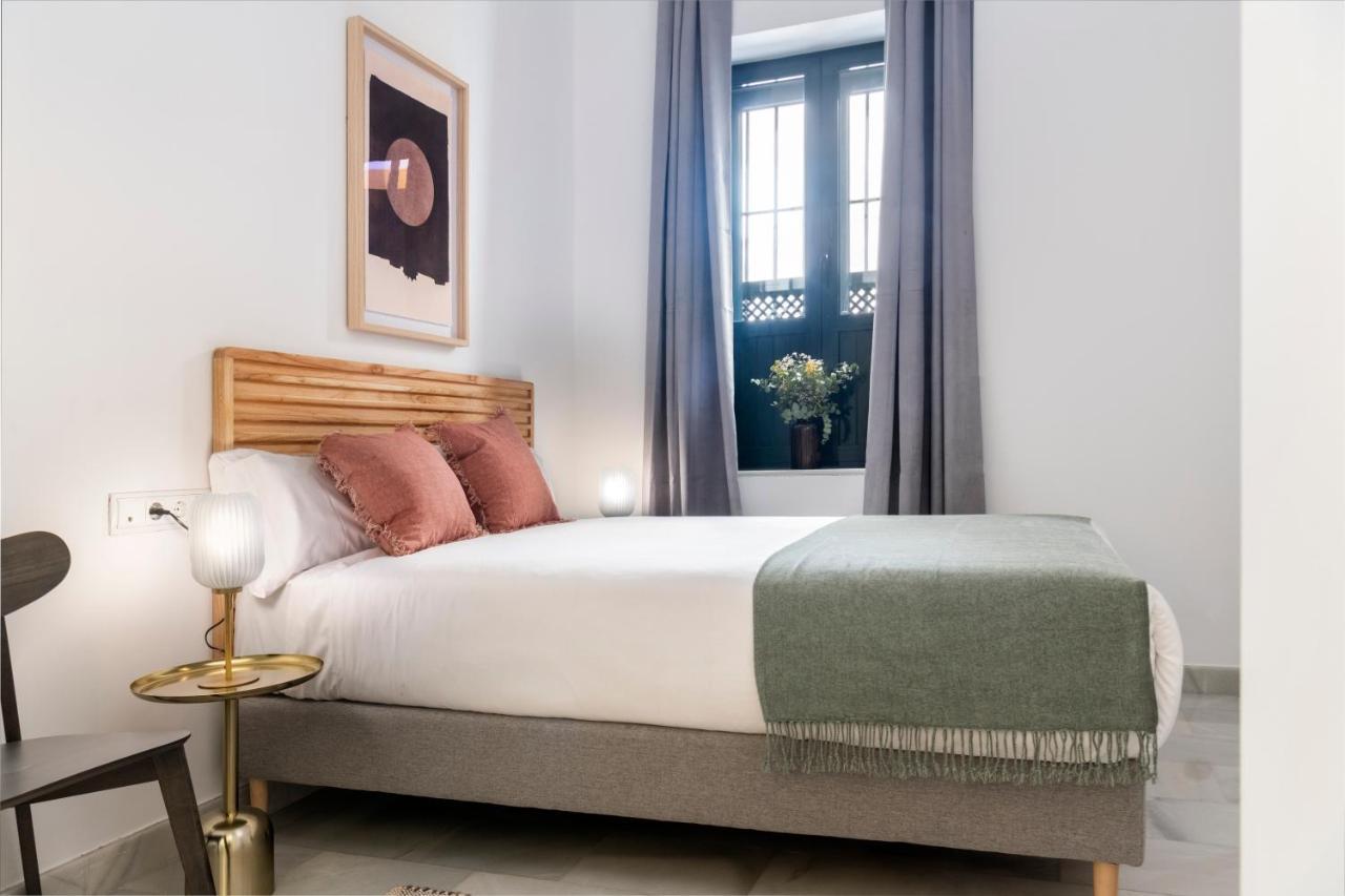 Suites Maestranza - Refinadores By Magno Apartments Севілья Екстер'єр фото